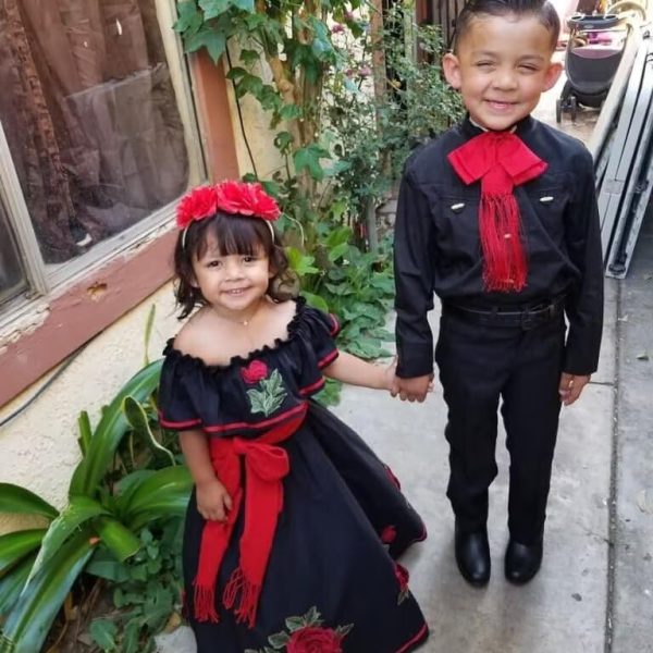 Flower Embroidered Mexican Mini Quinceanera Dresses for Little Girls Pageant Ball Gown Dress Off Shoulder
