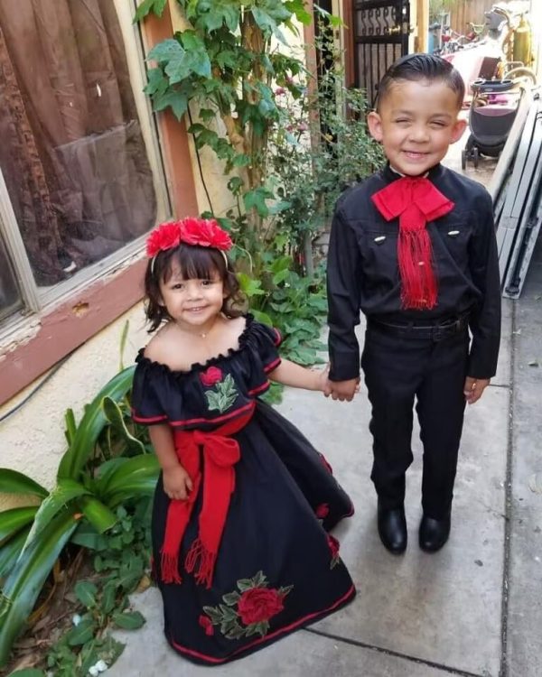 Flower Embroidered Mexican Mini Quinceanera Dresses for Little Girls Pageant Ball Gown Dress Off Shoulder